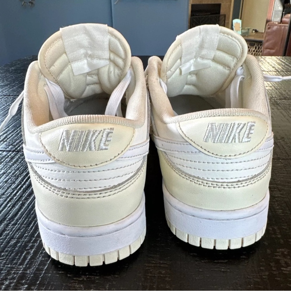 Nike Dunks size 9 women's size 7.5 men's. - Picture 6 of 7